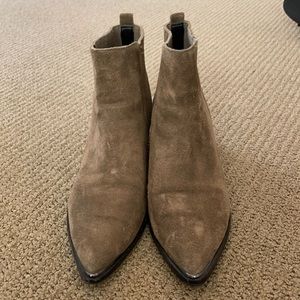 Marc Fisher olive green velvet booties size 6.5